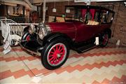 Automobile Museum Features Auburns, Cords, Duesenbergs and more (USA)