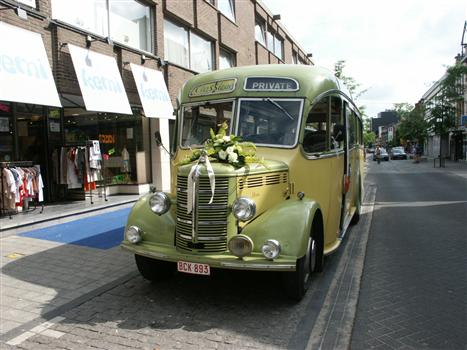 Oldtimer te huur: Bedford OB