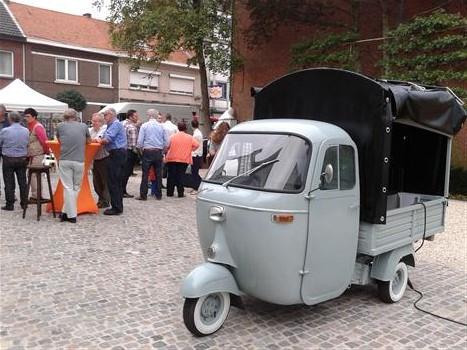 Oldtimer te huur: Vespa Ape