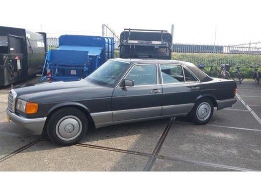Oldtimer te huur: Mercedes 260se