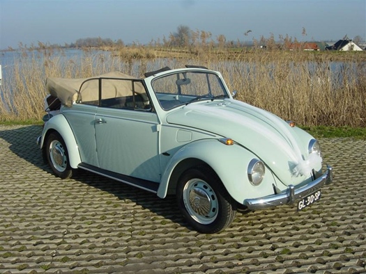 Oldtimer te huur: Volkswagen Kever cabriolet (diamantblauw) (cabrio)