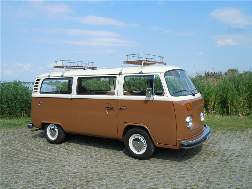 Oldtimer te huur: Volkswagen T2 busje
