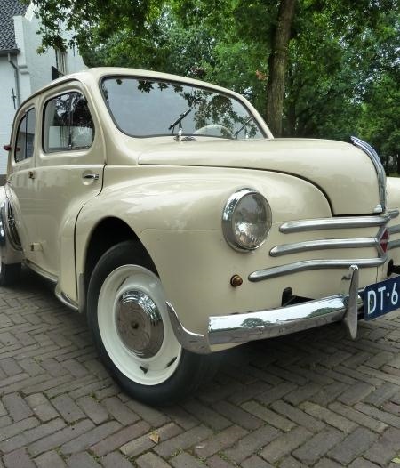 Renault 4CV