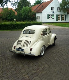 Renault 4CV