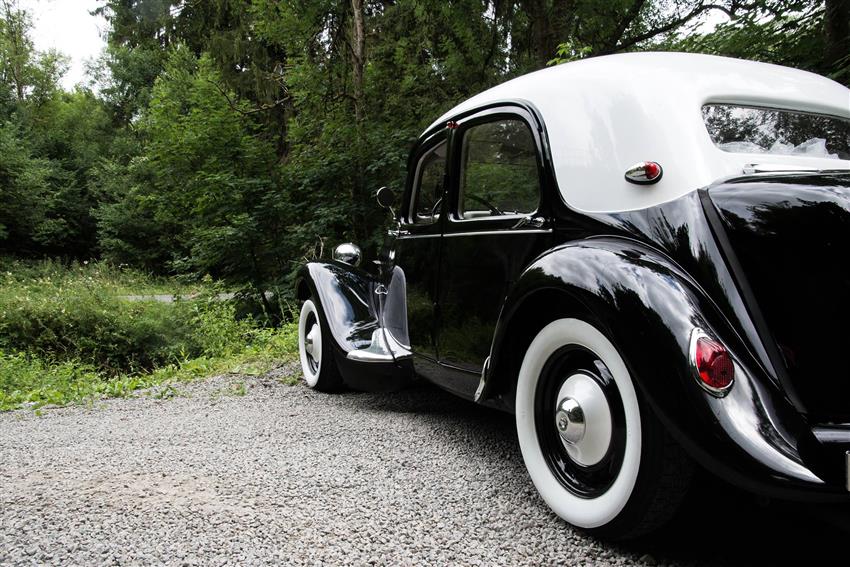 Oldtimer te huur: Citroën  Traction Avant 