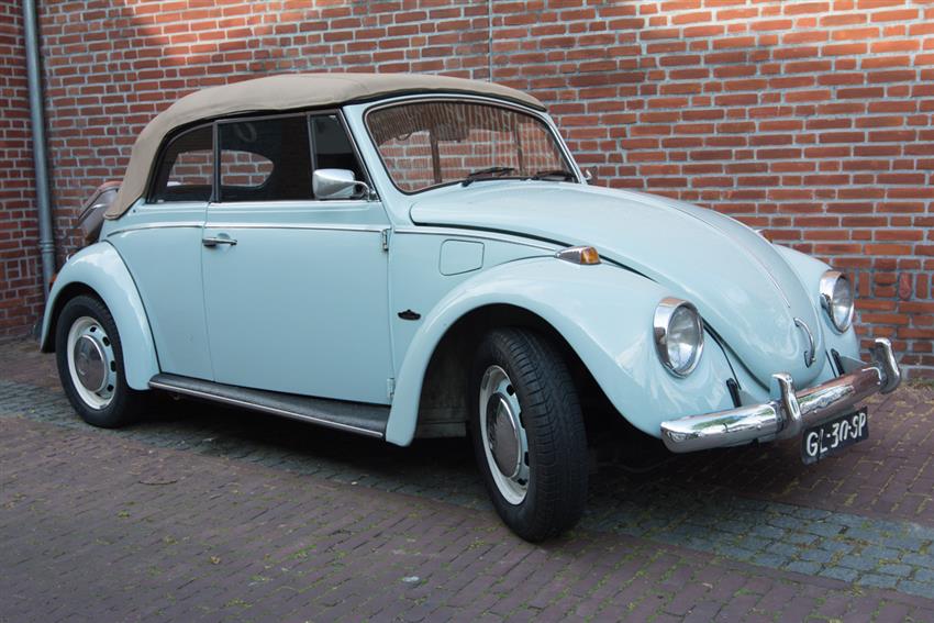 Oldtimer te huur: Volkswagen Kever lichtblauw
