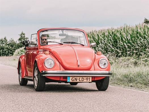 Volkswagen Kever rood (cabrio)