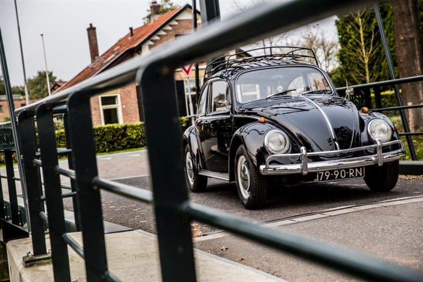 Oldtimer te huur: Volkswagen Kever zwart