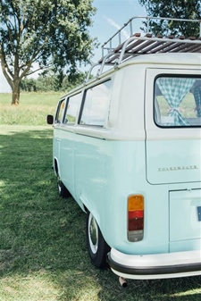 Volkswagen T2 bus mintgroen
