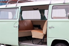 Volkswagen T2 bus pastelgroen