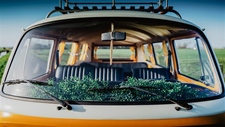Volkswagen T2 bus geel