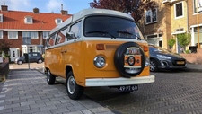 Volkswagen Camper oranje