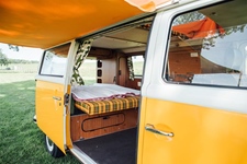 Volkswagen Camper oranje