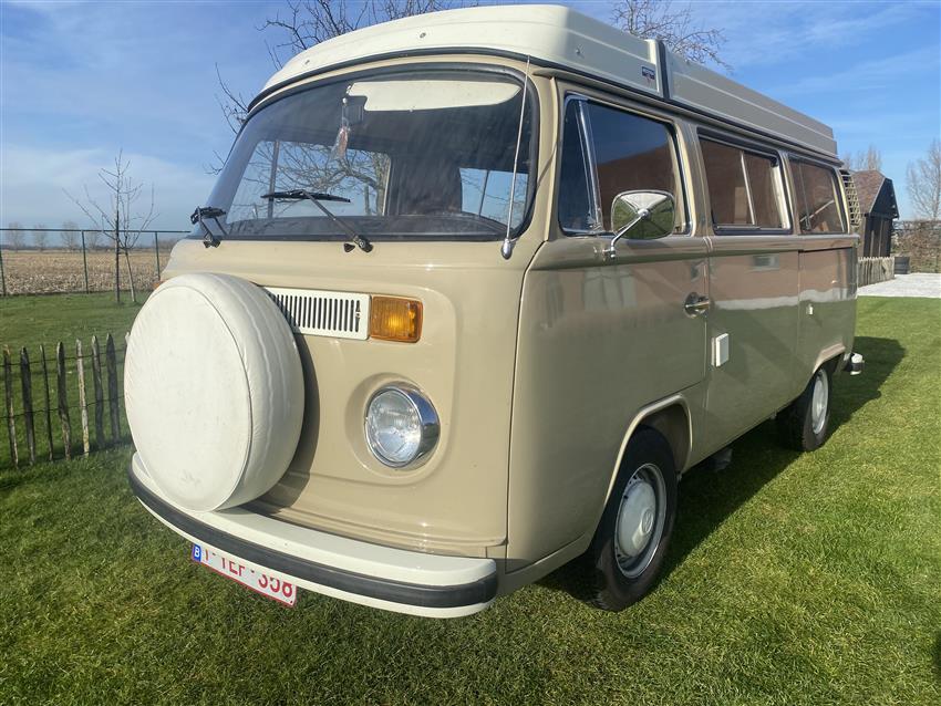 Oldtimer te huur: Volkswagen T2B Westfalia berlin