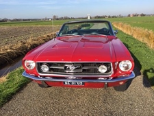 Ford Mustang 1967 Candy Apple Red (cabrio)