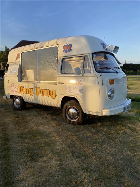 Oldtimer te huur: Volkswagen T2B ijskar